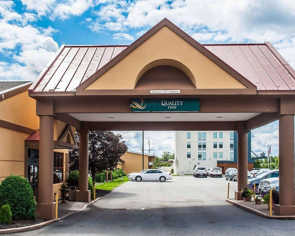 Quality Inn Buffalo Airport Main image